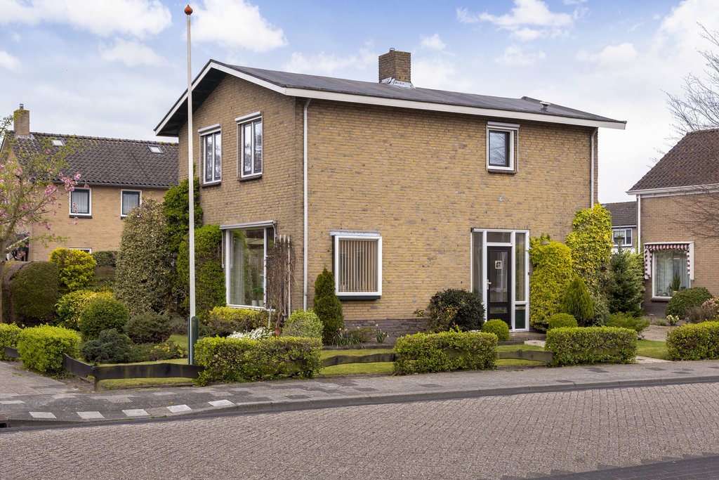 Erasmusstraat 14, Balk