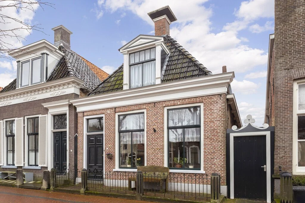 Raadhuisstraat 10, Balk