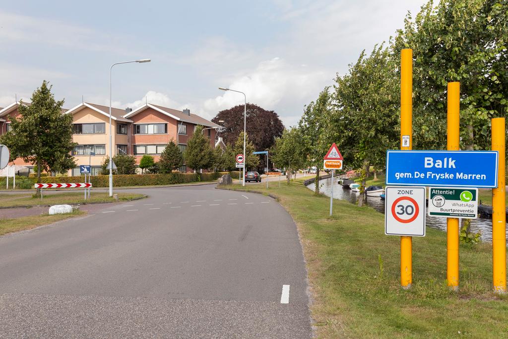 Suvelstrjitte 30, Balk