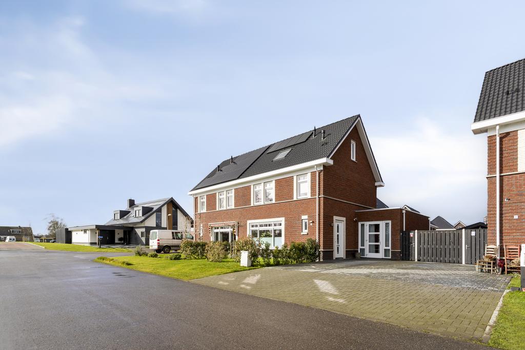 De Butertonne 6, Delfstrahuizen